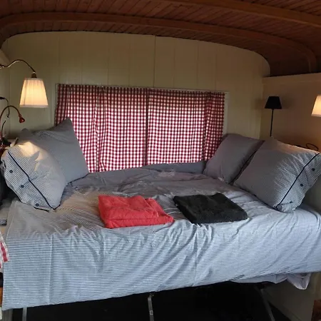 Your Cozy Waggon At The Cows' Paradise Bed and Breakfast Άμστερνταμ