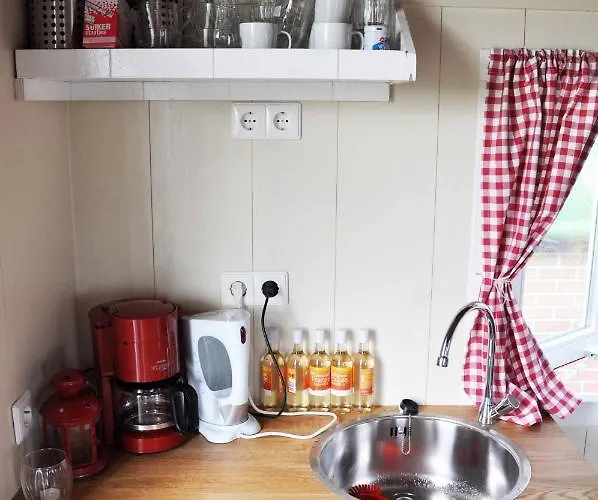 Bed and Breakfast Your Cozy Waggon At The Cows' Paradise *