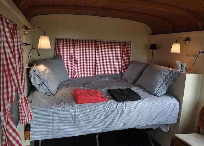 Your Cozy Waggon At The Cows' Paradise Bed and Breakfast Άμστερνταμ