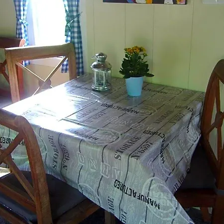 Your Cozy Waggon At The Cows' Paradise Bed & Breakfast
