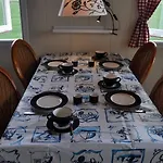 Your Cozy Waggon At The Cows' Paradise Bed & Breakfast